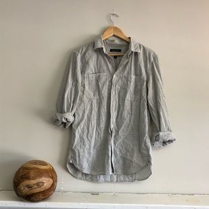 Gray Grant Fit Banana Republic Men’s Dress Shirt